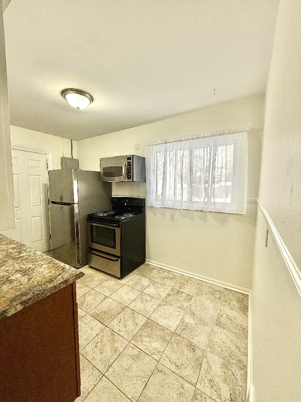 18288 Deering St - Photo 6 of 20