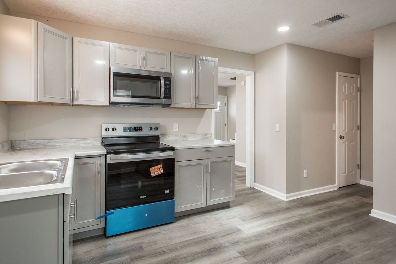 301 Fireman St - Photo 6 of 14