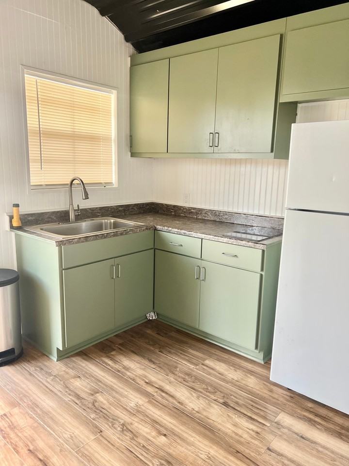 113 E Avenue A - Photo 2 of 3