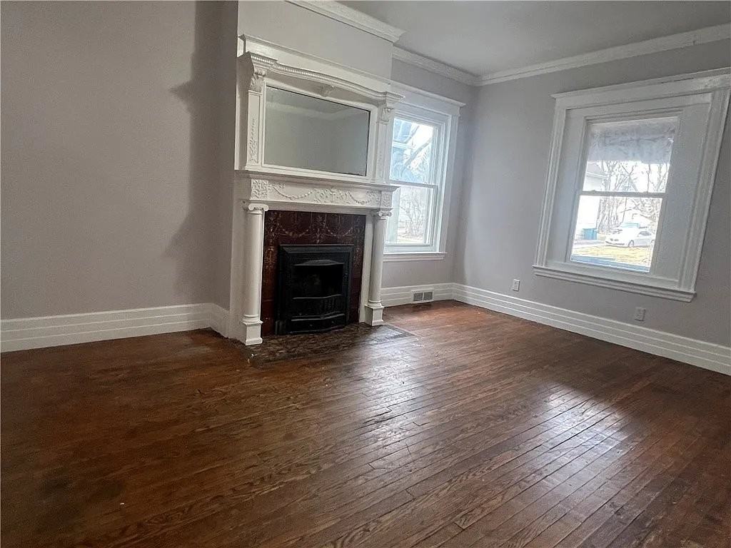 443 Flint St - Photo 2 of 7