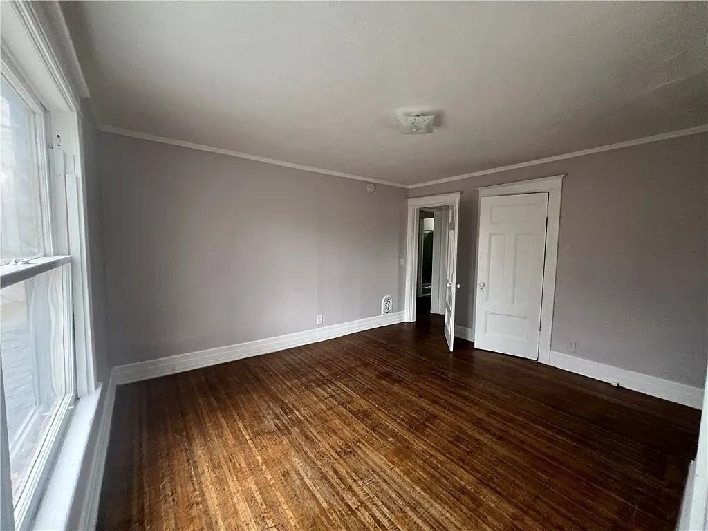 443 Flint St - Photo 3 of 7