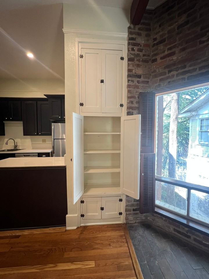 511 E 7th St #C - Photo 4 of 23