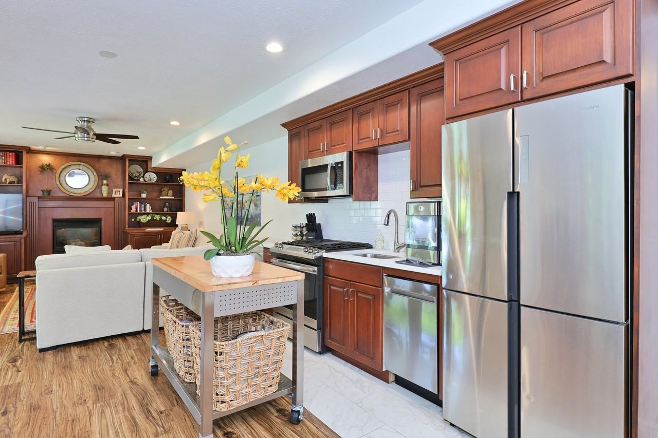 995 E Mobina Ct - Photo 4 of 31