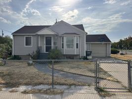 featured image of 406 S Navajo St