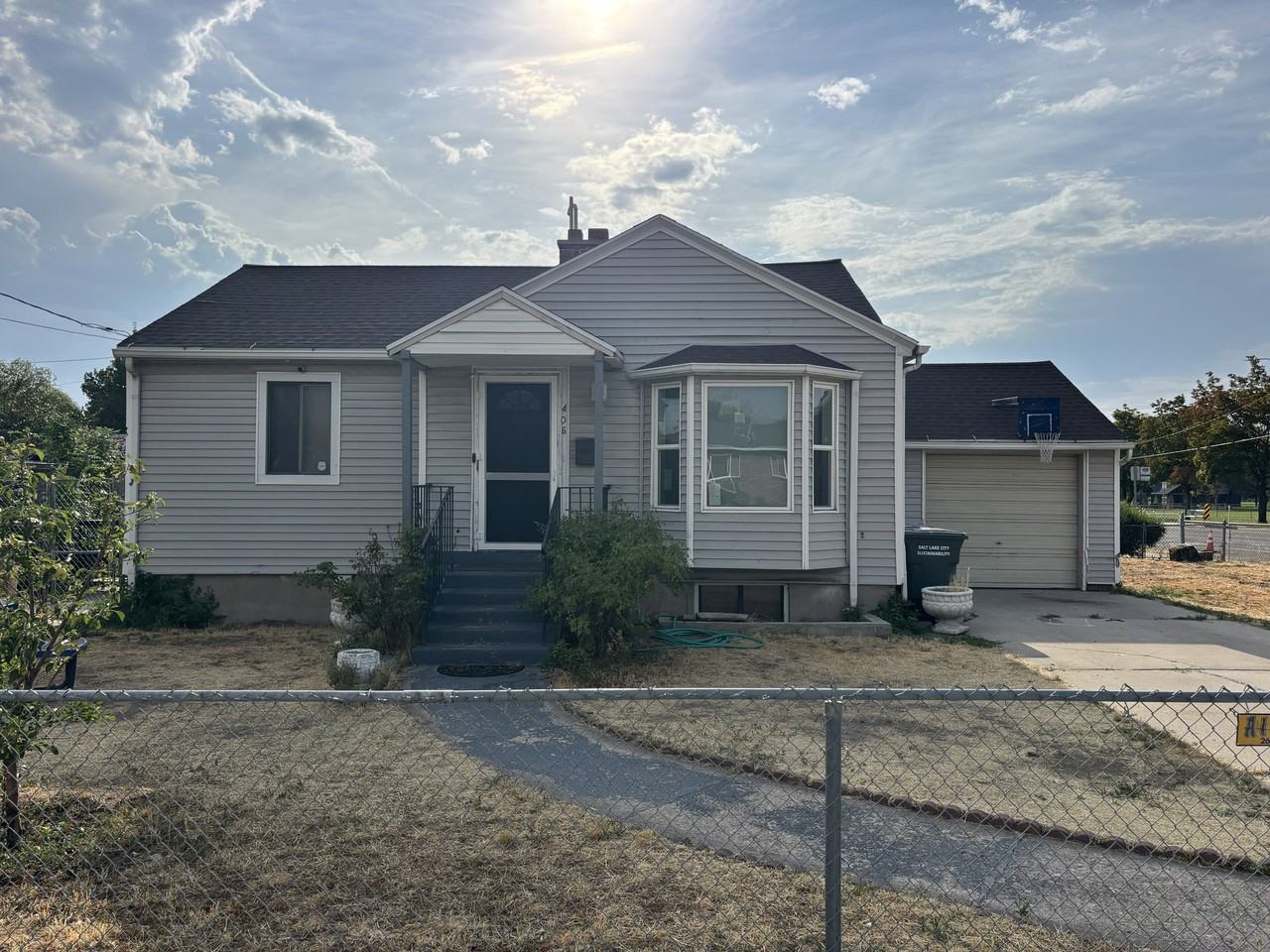 406 S Navajo St - Photo 3 of 3
