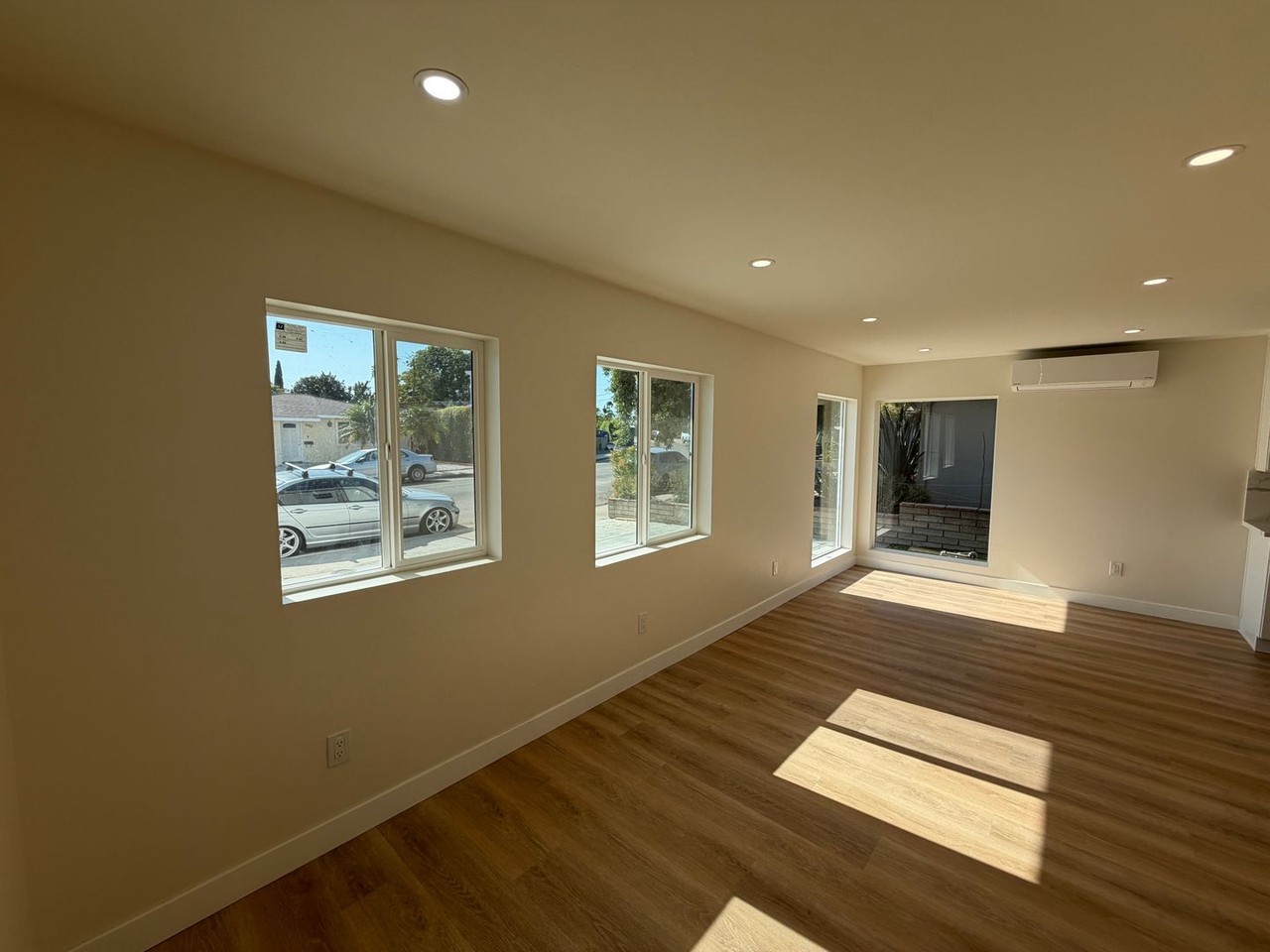 5165 Ewing St - Photo 4 of 20