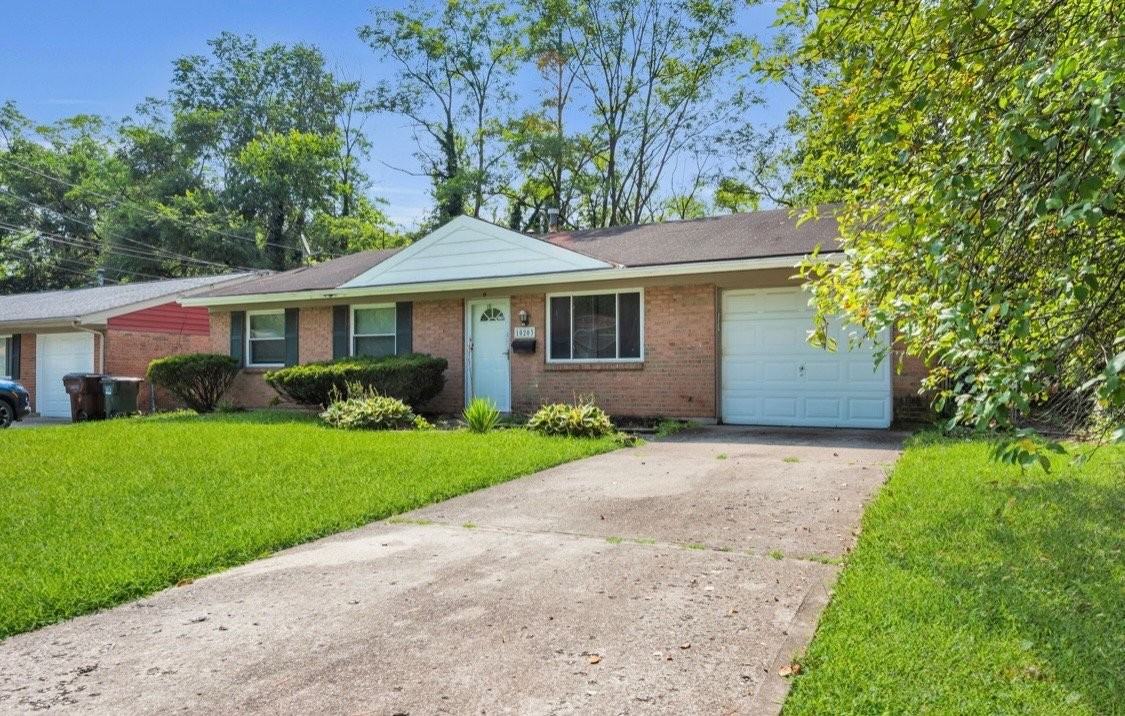 10203 Storm Dr - Photo 2 of 20