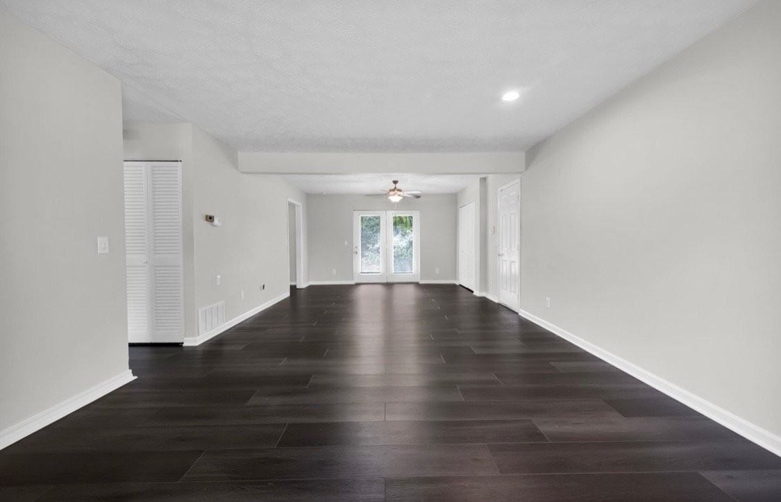 10203 Storm Dr - Photo 4 of 20