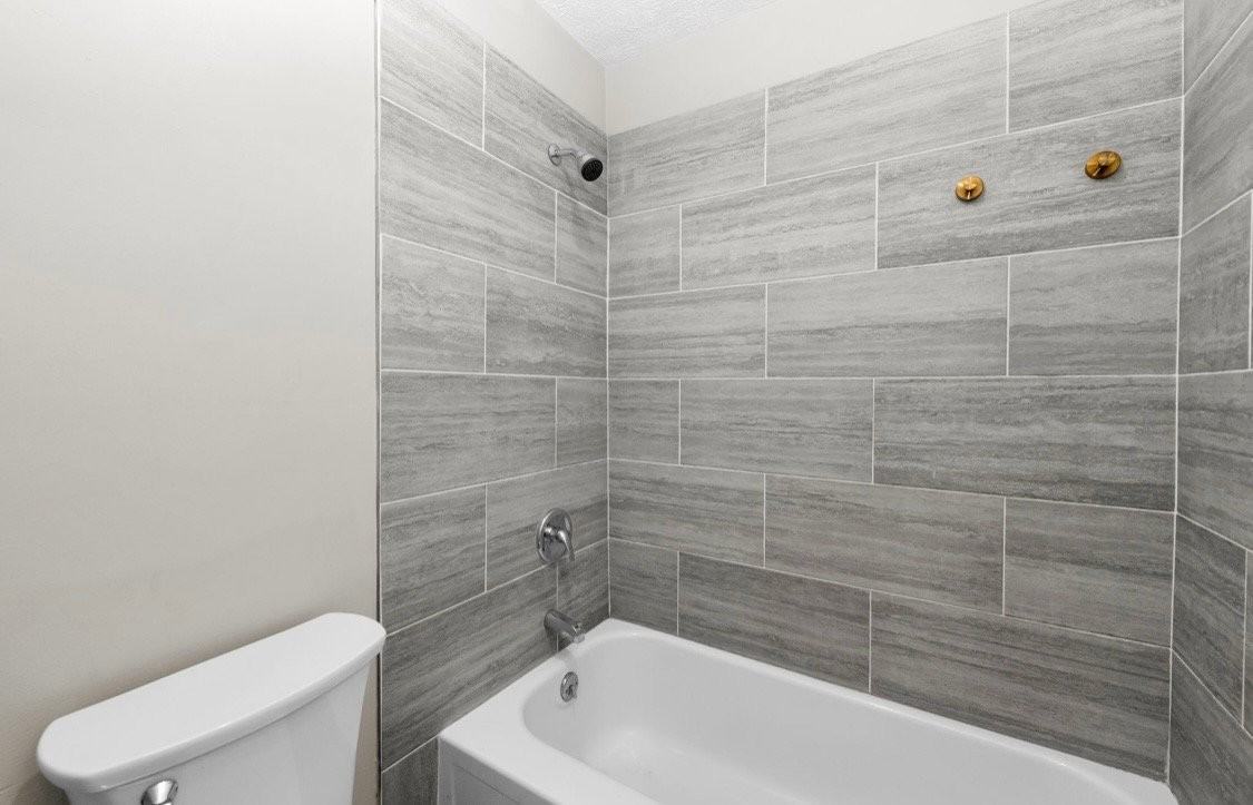 10203 Storm Dr - Photo 7 of 20