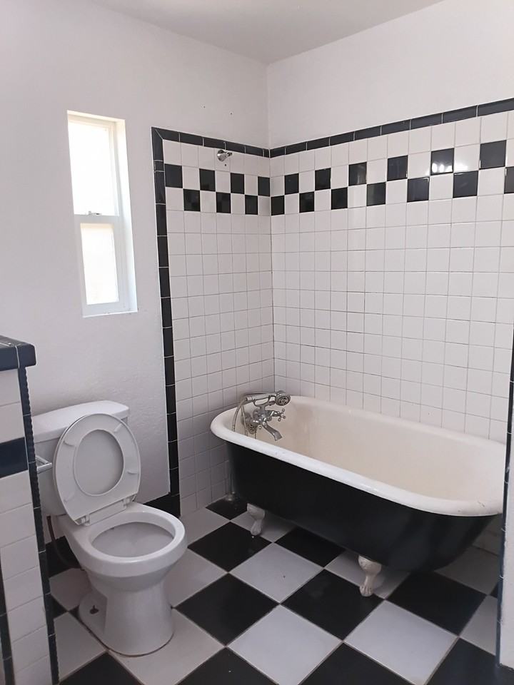 210 E Normandie Ave - Photo 5 of 9