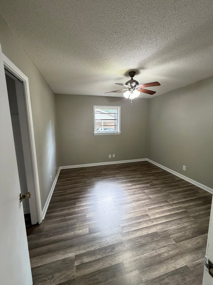 107 Hartley Dr - Photo 7 of 14