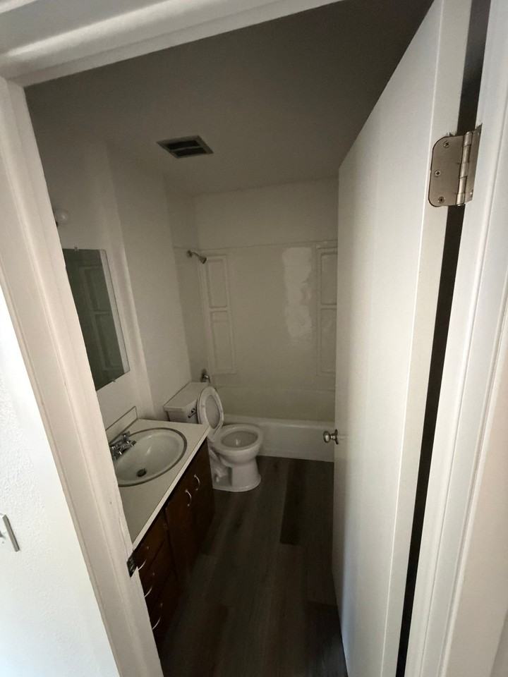770 En #770N275E - Photo 3 of 6