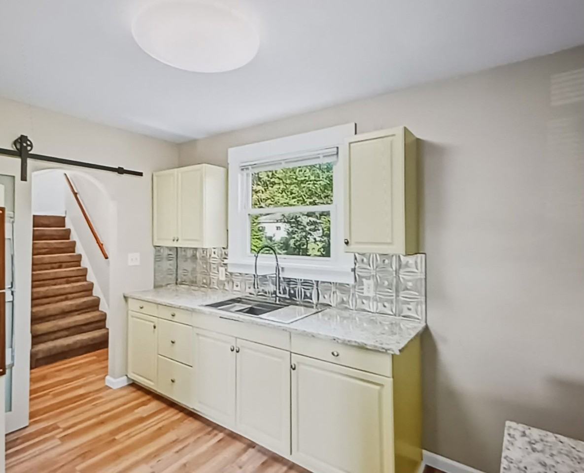 1039 N Keel Ridge Rd - Photo 5 of 15
