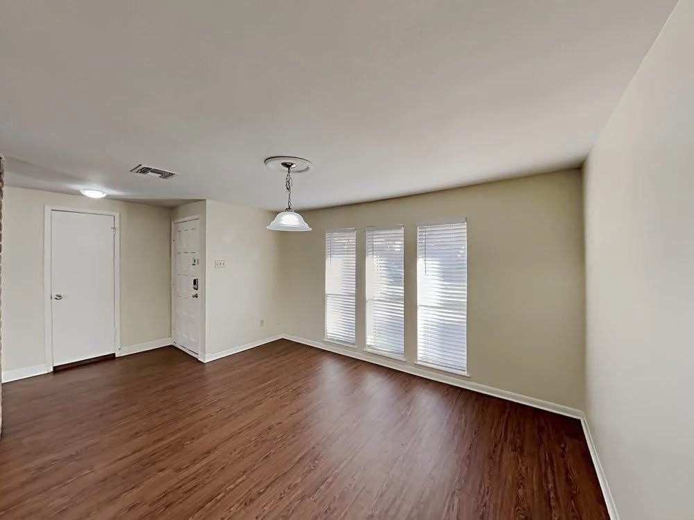 15835 Fox Springs Dr - Photo 3 of 9