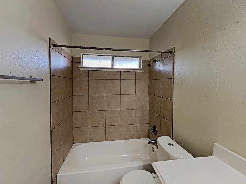 15835 Fox Springs Dr - Photo 4 of 9