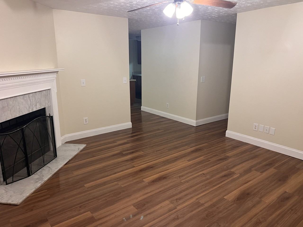 5115 Twin Oaks Ln - Photo 3 of 40