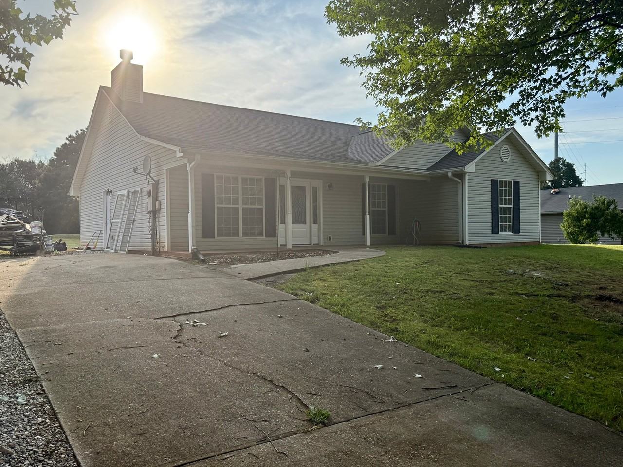 5115 Twin Oaks Ln - Photo 4 of 40