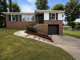 featured image of 4614 Avenue I