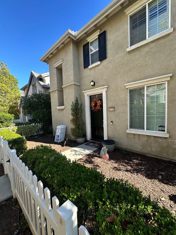 35739 Plume Ln - Photo 2 of 16