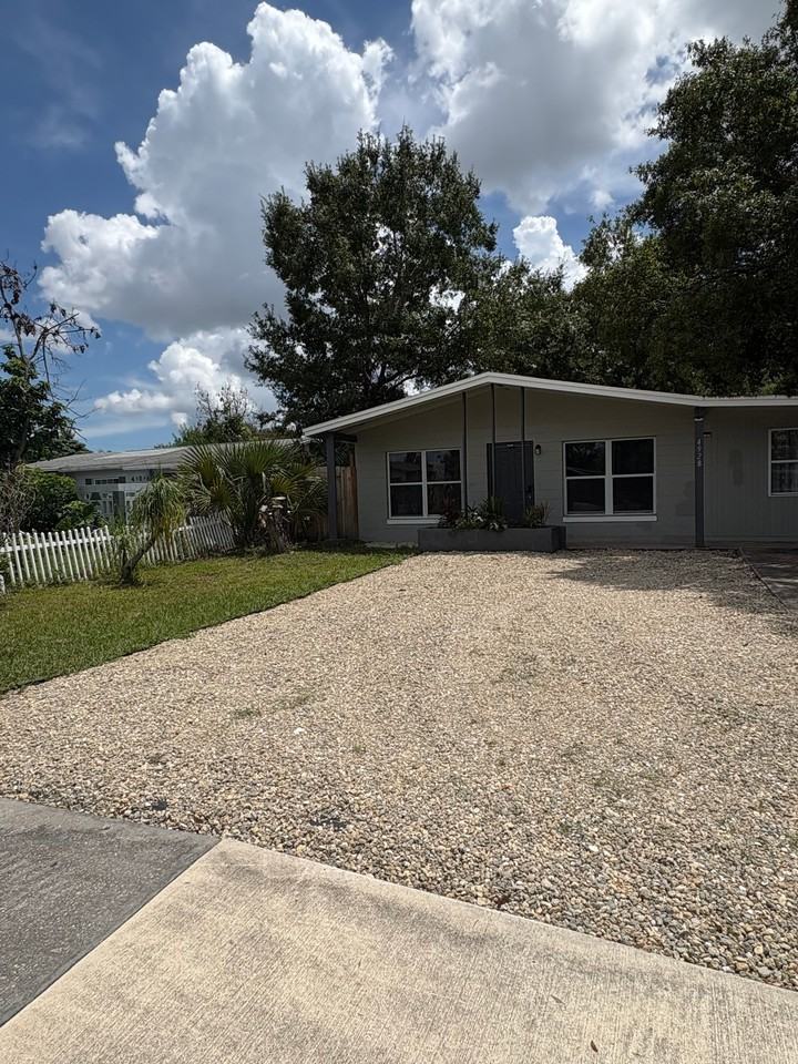 4928 Shoshone St - Photo 2 of 13