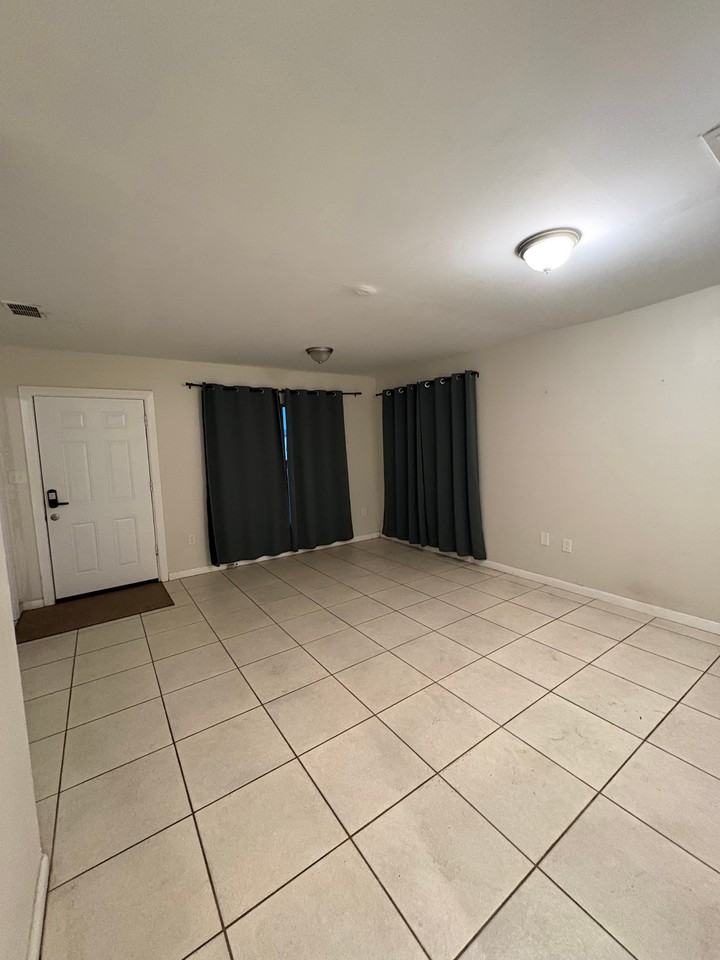 4928 Shoshone St - Photo 3 of 13