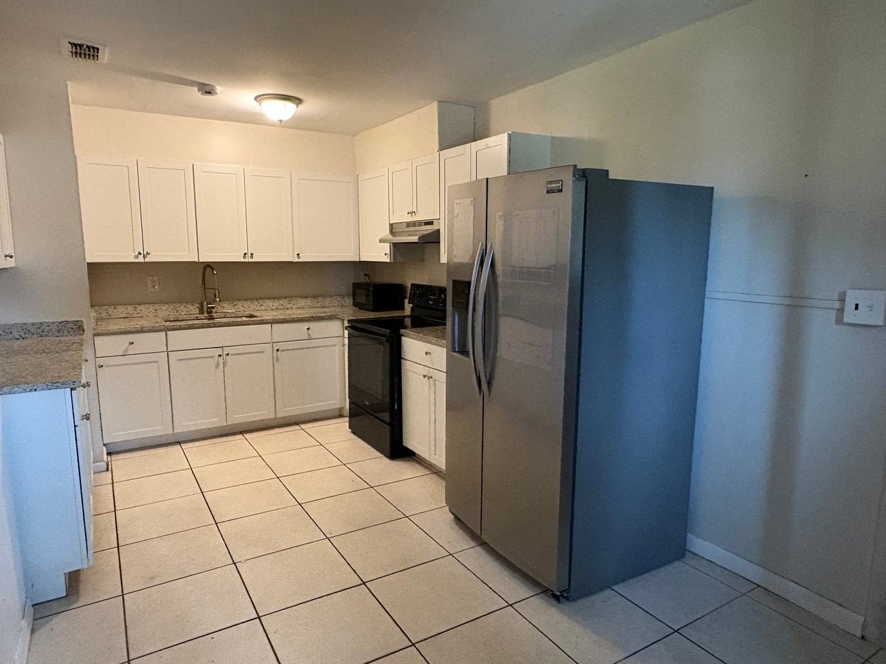 4928 Shoshone St - Photo 5 of 13