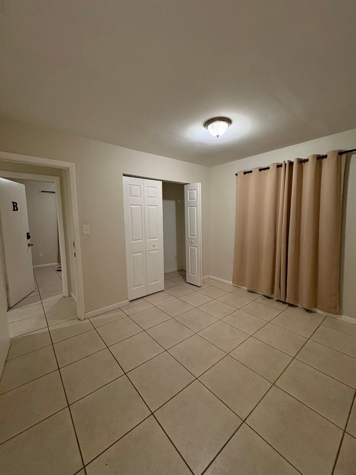 4928 Shoshone St - Photo 6 of 13