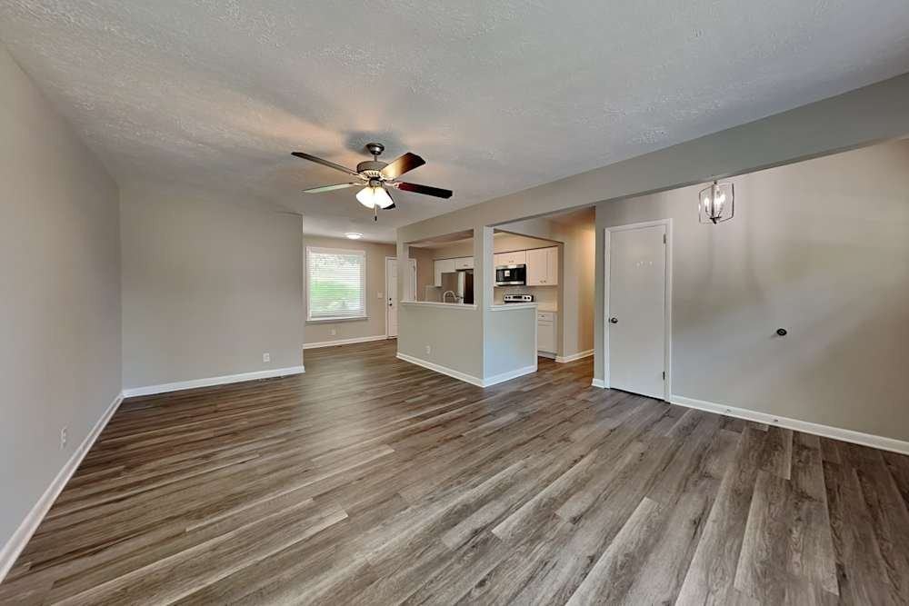 690 Frankfort Dr - Photo 2 of 10