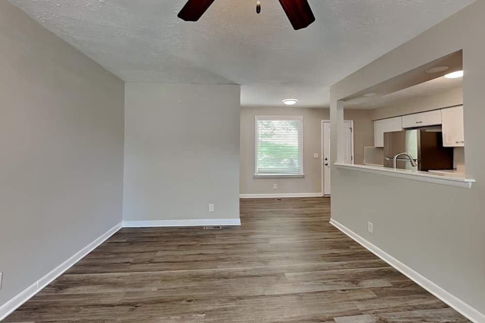 690 Frankfort Dr - Photo 3 of 10