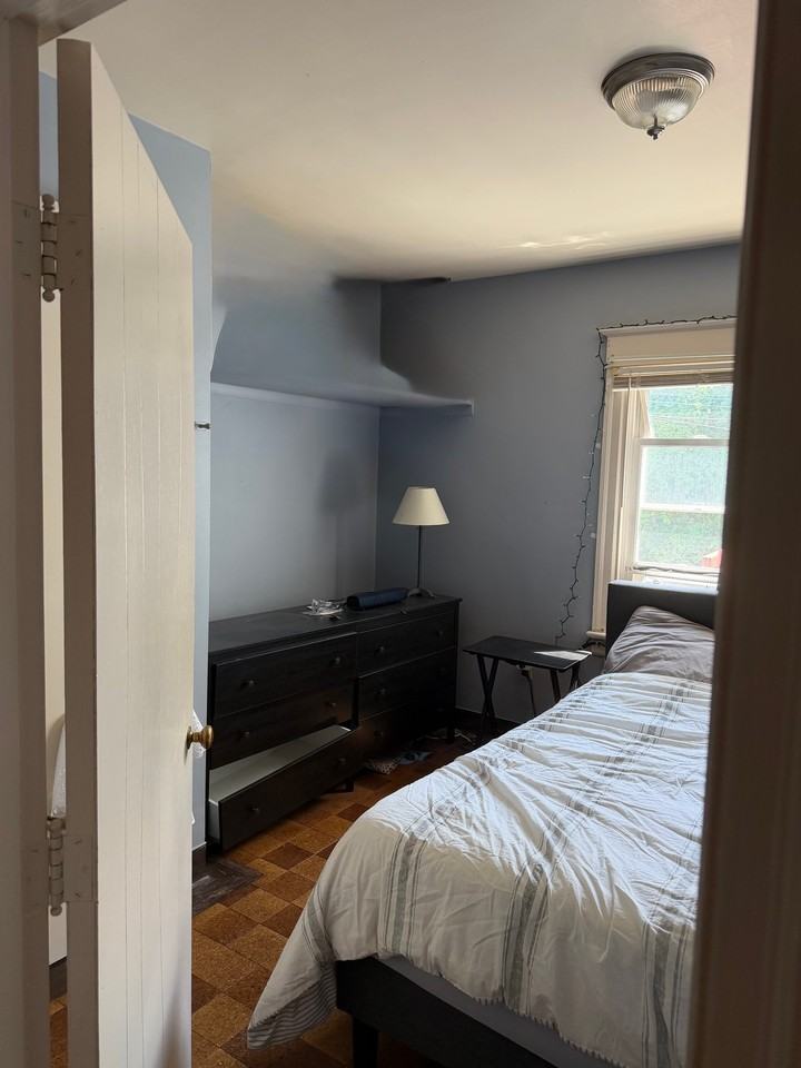 820 Bridge St #1 - Photo 5 of 15