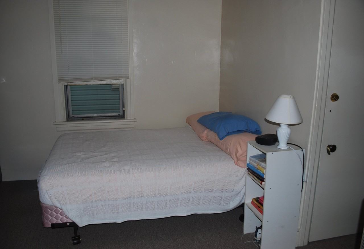 820 Bridge St #1 - Photo 7 of 15
