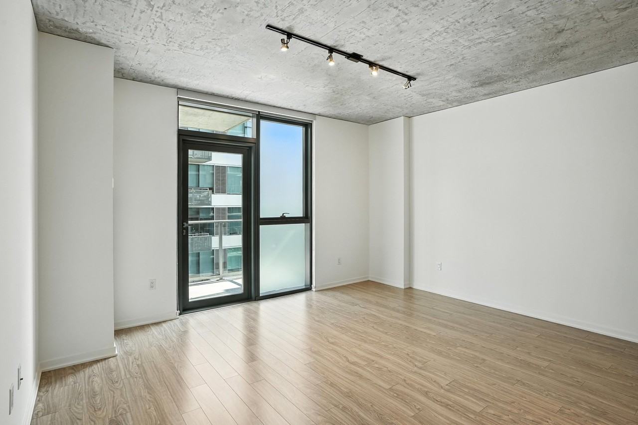 1335 S Wabash Ave - Photo 2 of 15