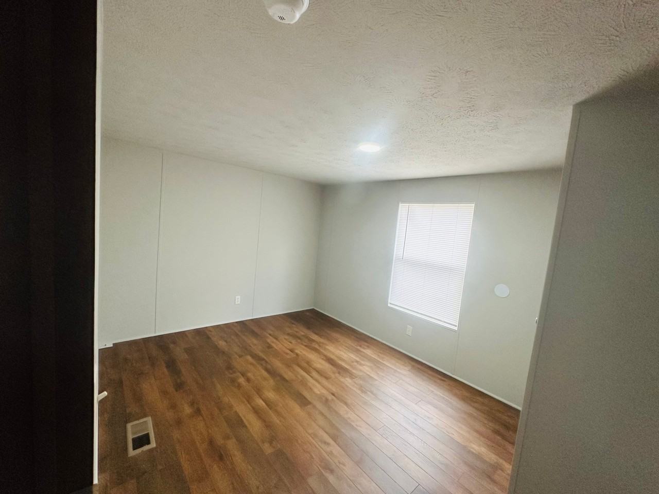 7775 Florida Blvd #16 - Photo 6 of 17