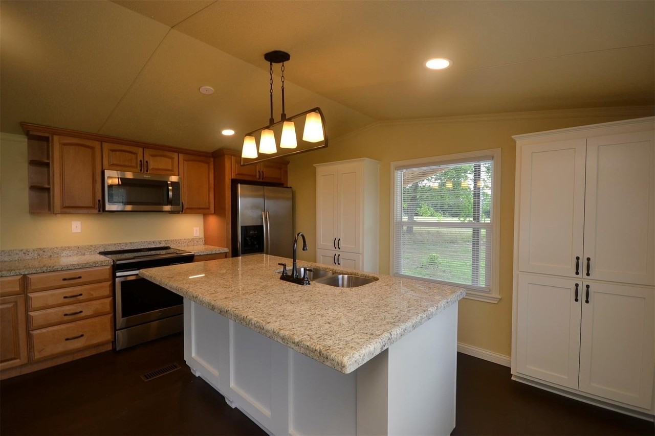12652 Calvary Rd - Photo 3 of 20