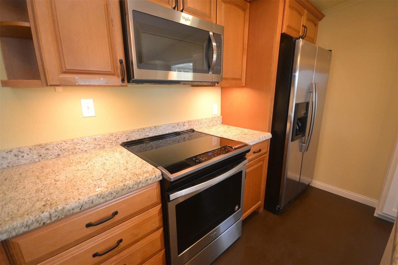 12652 Calvary Rd - Photo 4 of 20
