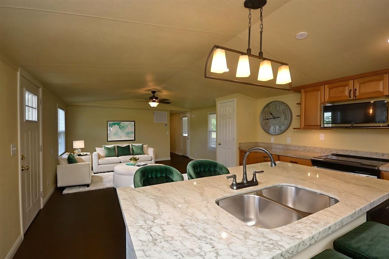 12652 Calvary Rd - Photo 6 of 20