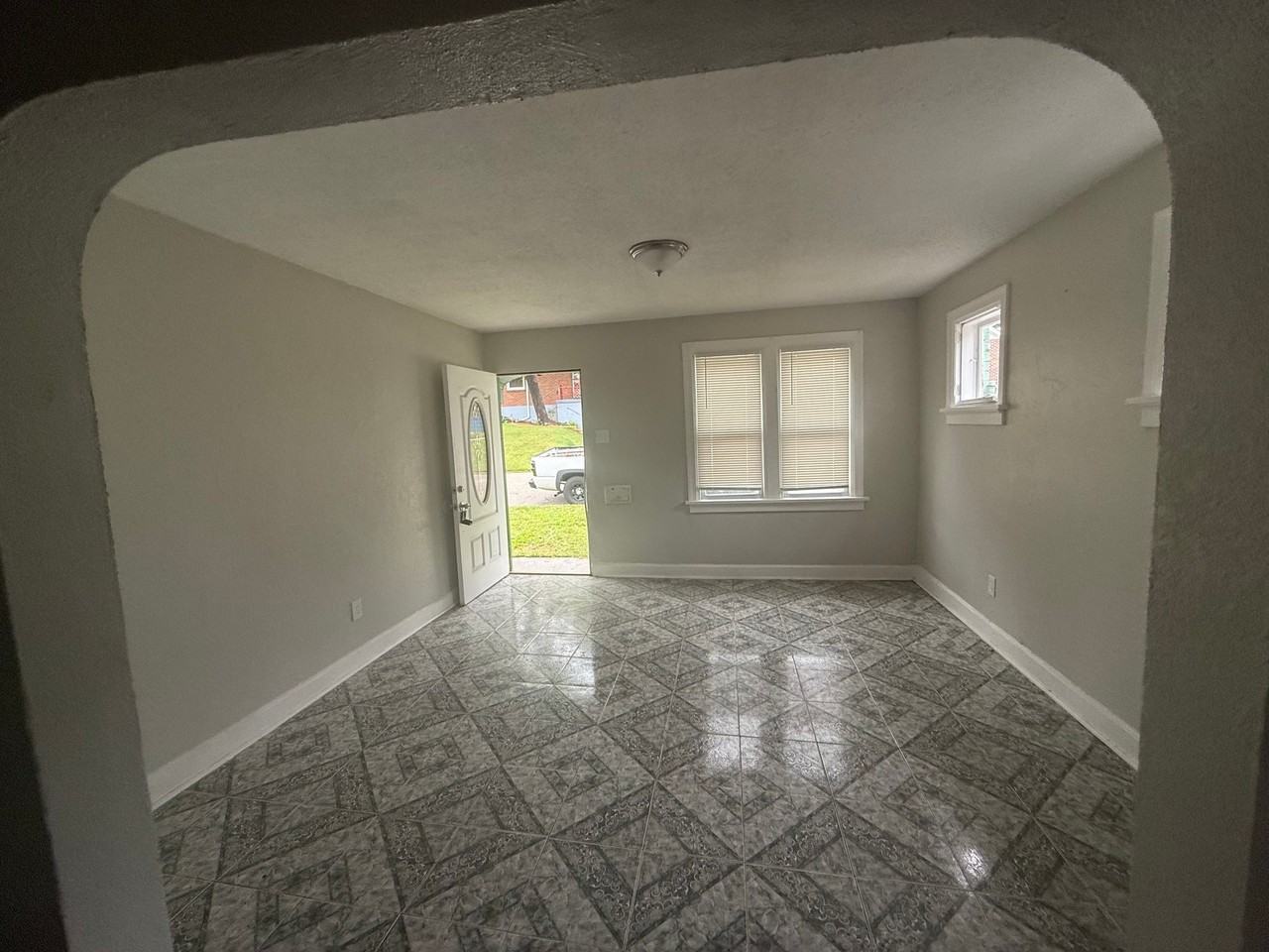 4519 June Ave - Photo 4 of 20