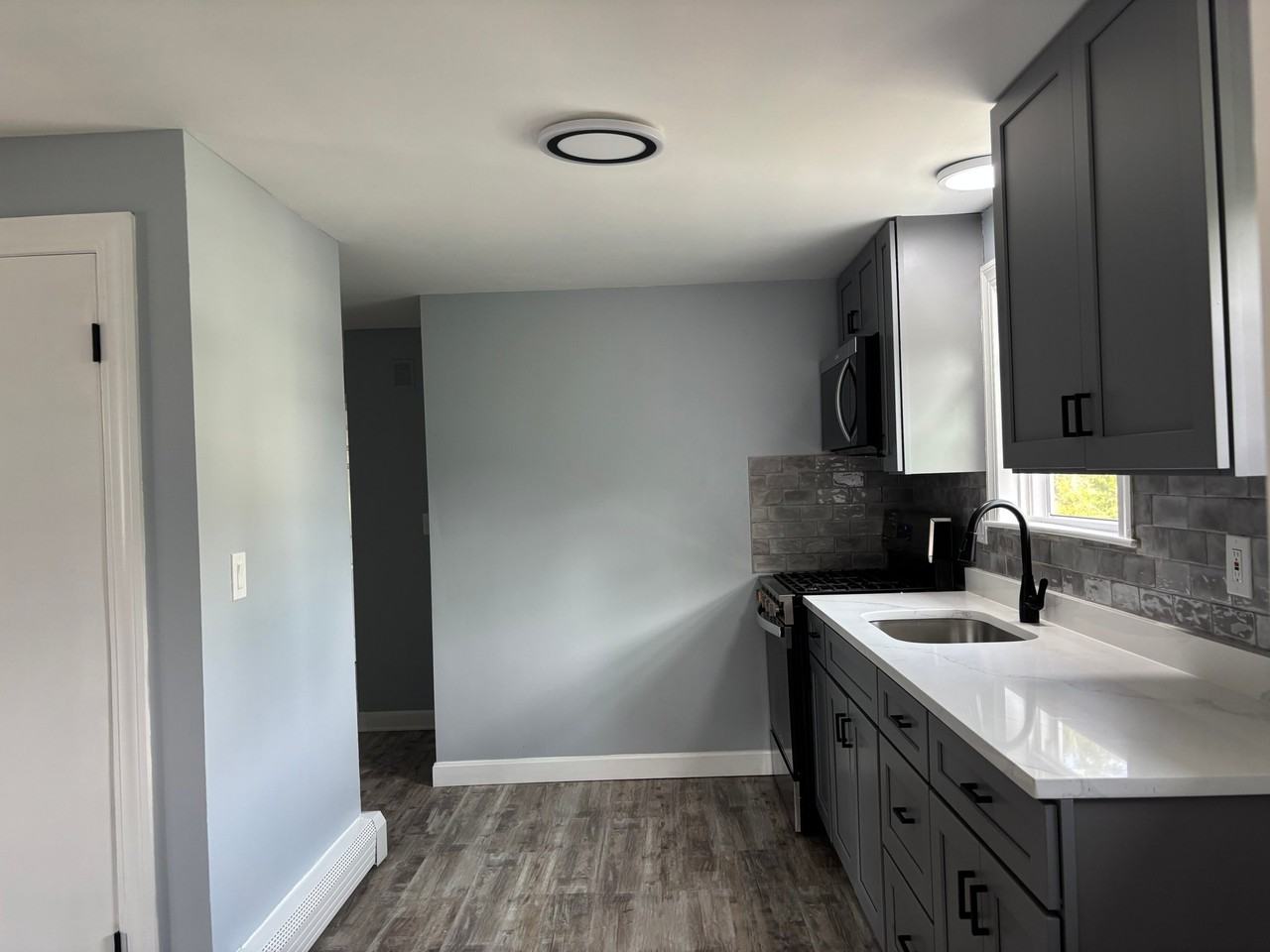 240 Washington St #3 - Photo 2 of 8