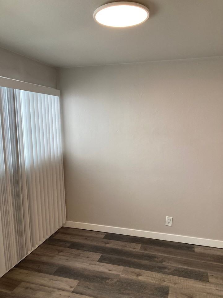 219 Queen Anne Ave N #219 - Photo 3 of 20