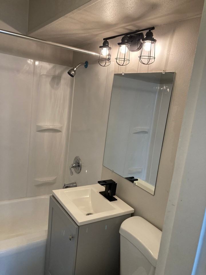 219 Queen Anne Ave N #219 - Photo 7 of 20