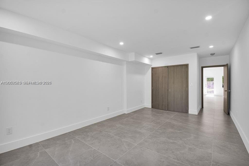 7902 Sw 67th Ave #0 - Photo 4 of 8