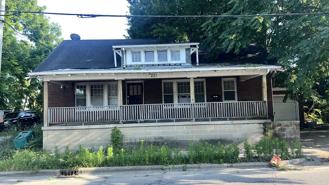 231 W Grand Ave - Photo 1 of 1