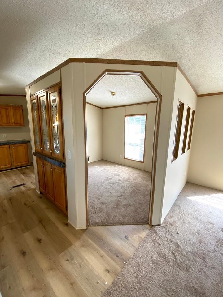 2242 S Sheeran Dr #572 - Photo 4 of 10