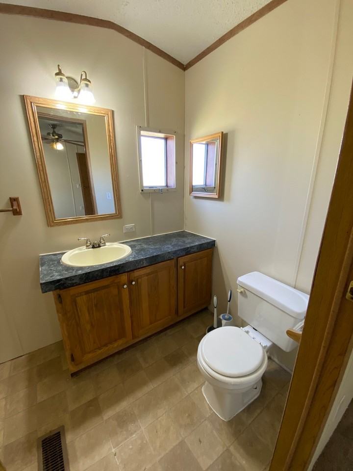 2242 S Sheeran Dr #572 - Photo 5 of 10