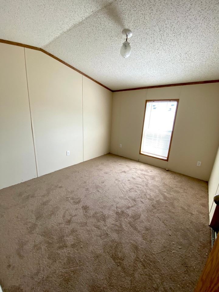 2242 S Sheeran Dr #572 - Photo 7 of 10