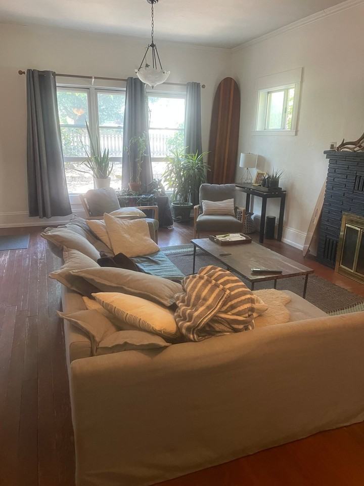 657 Siskiyou Blvd #1 - Photo 4 of 10
