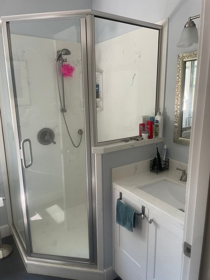 657 Siskiyou Blvd #1 - Photo 6 of 10