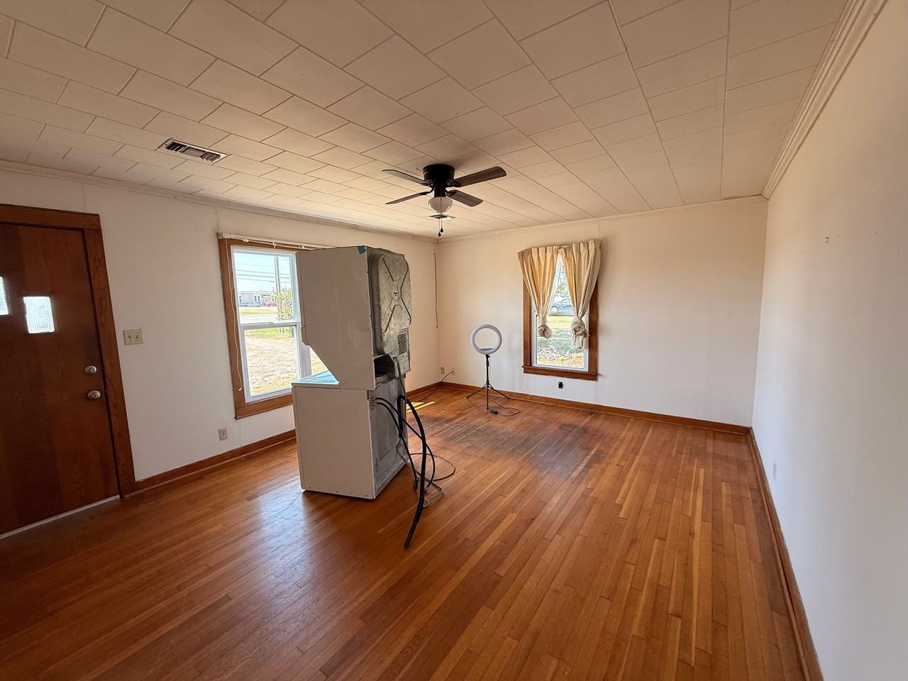 4900 E Highland Dr - Photo 2 of 10