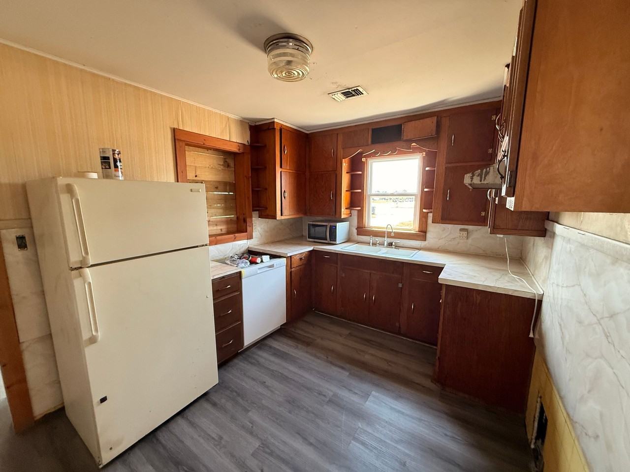 4900 E Highland Dr - Photo 4 of 10