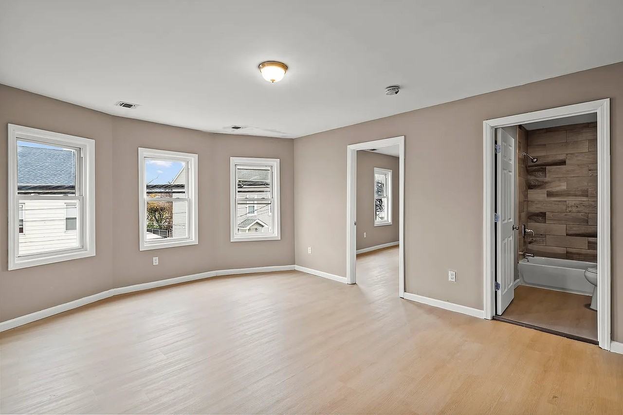 113 E Main St #2 - Photo 4 of 12